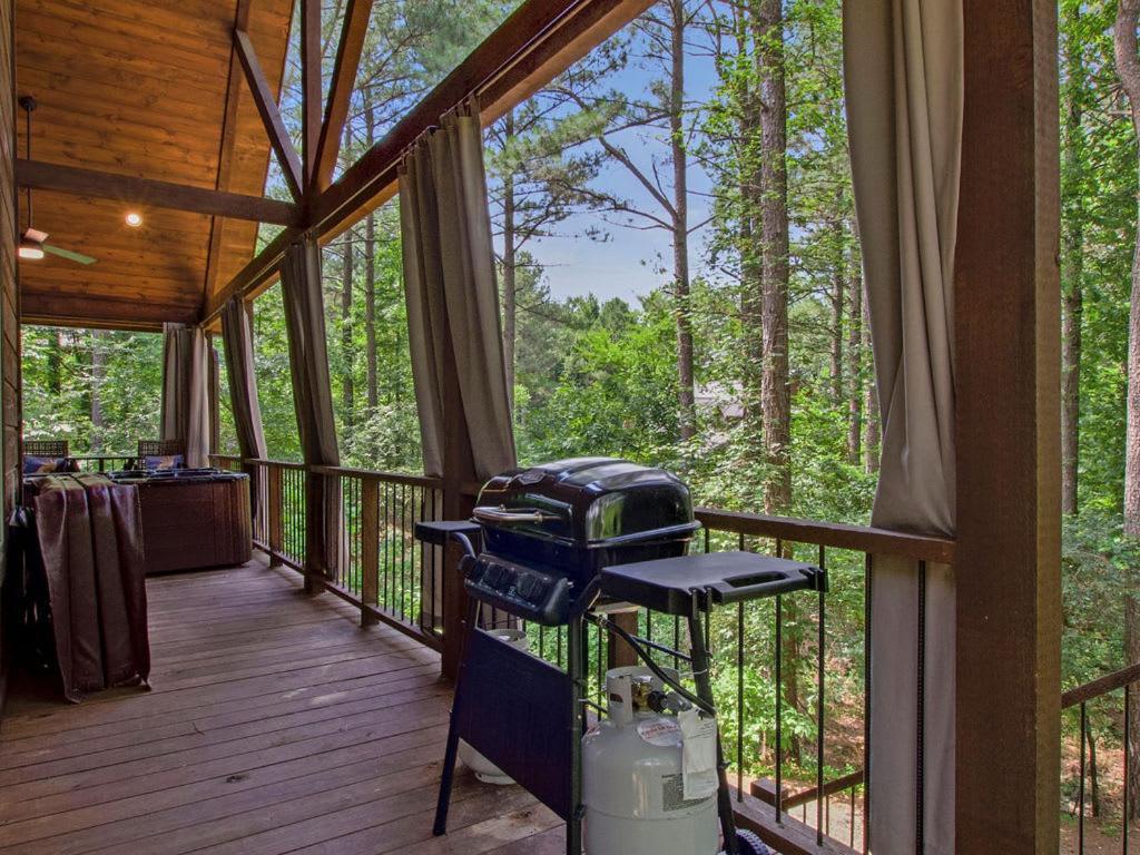 Stunning Luxury Cabin W Hot Tub And Fire Pit Holy Shiplap Is Perfect Romantic Couples Getaway Броукън Боу Екстериор снимка